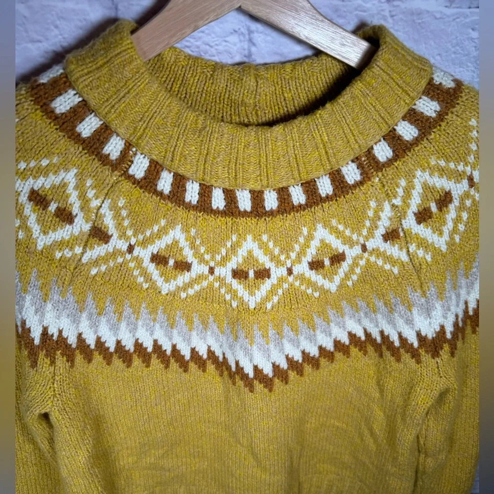 American Eagle Fair Isle Mustard Yellow Pullover Sweater Womens size small‎
